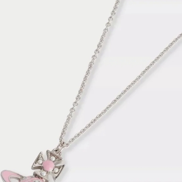 🔹️Vivienne Westwood🔹️ Cassie Bas Relief Silver with Orb Motif Pendant - Picture 2 of 4